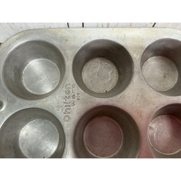Chilton Ware 6 Hole Cupcake Pan Aluminum Muffin Tin 606-1 Vintage Made In USA - Picture 2 of 3